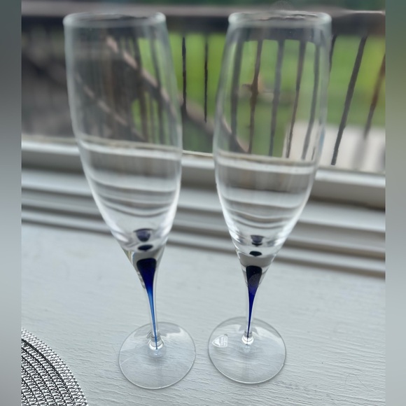 Orrefors Intermezzo Blue
Intermezzo Blue Flutes (2) - Picture 1 of 5